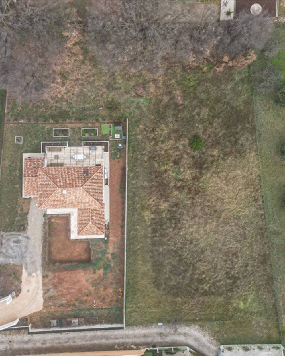 Terrain constructible viabilisé au tout à l'égout de 894M2 aux  Arcs-Sur-Argens